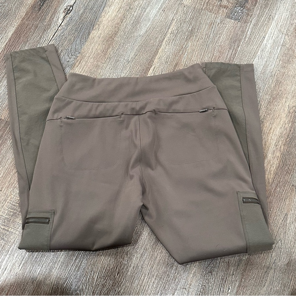 Athleta Headlands Hybrid Cargo Tight Leggings 8 - Picture 4 of 5